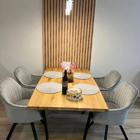 Midnightblue 班斯科